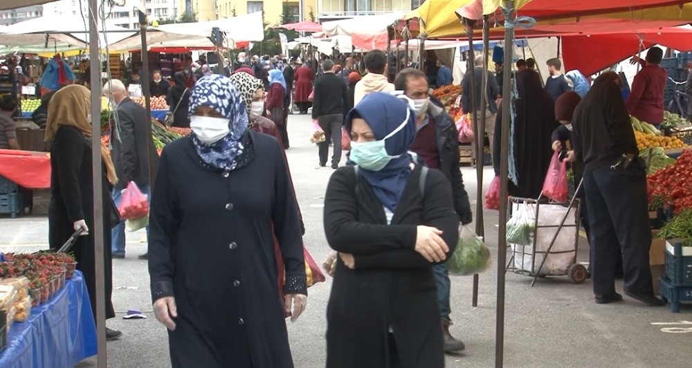 Sokağa çıkma kısıtlama öncesi pazar yerlerinde kurallara uyuldu 
