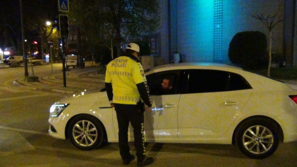 Sokağa çıkma kısıtlaması başladı 