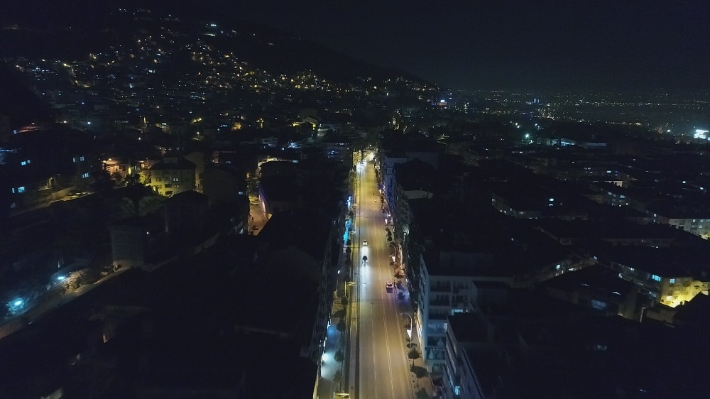 Sokağa çıkma kısıtlaması sonrası Bursa sokakları havadan böyle görüntülendi 