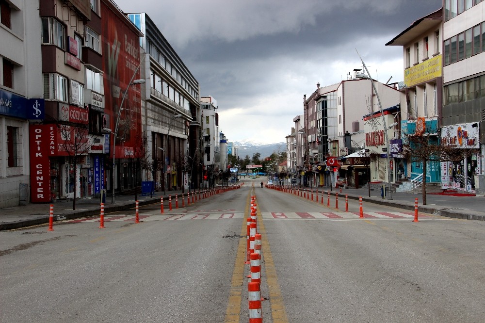 Sokağa çıkma kısıtlamasına uymayan 125 kişiye 168 bin 582 lira para cezası kesildi 
