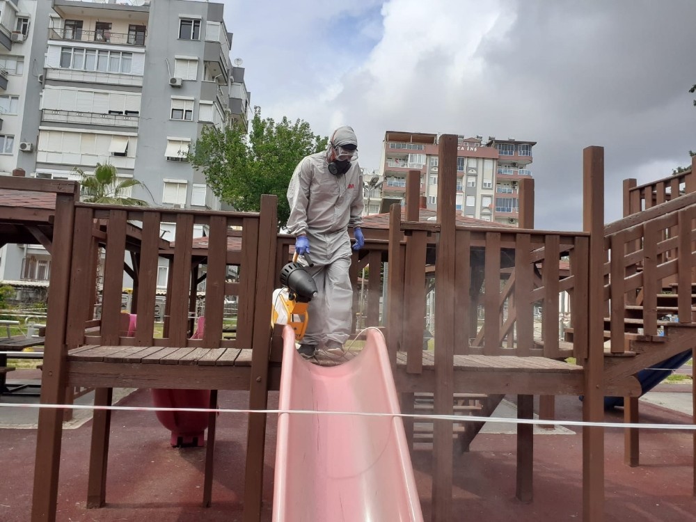 Sokağa çıkma kısıtlamasında Kepez dezenfekte edildi 