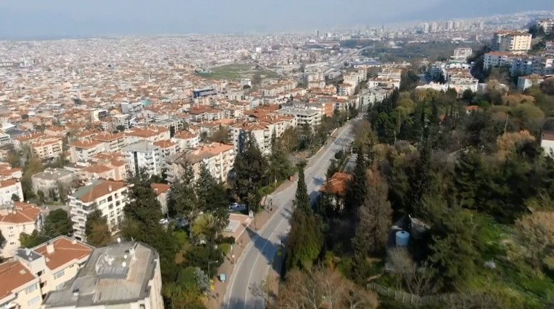 Sokağa çıkma kısıtlamasının ikinci gününde boş caddeler havadan görüntülendi 