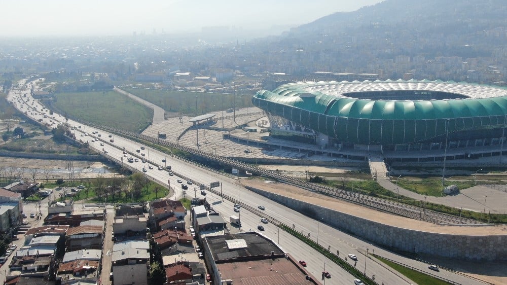 Sokağa çıkma yasağı bitti trafik başladı 