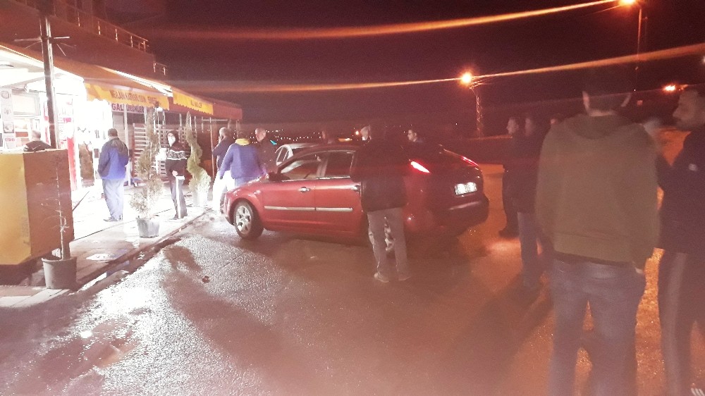 Sokağa çıkma yasağı nedeniyle halk fırın ve marketlere akın etti 