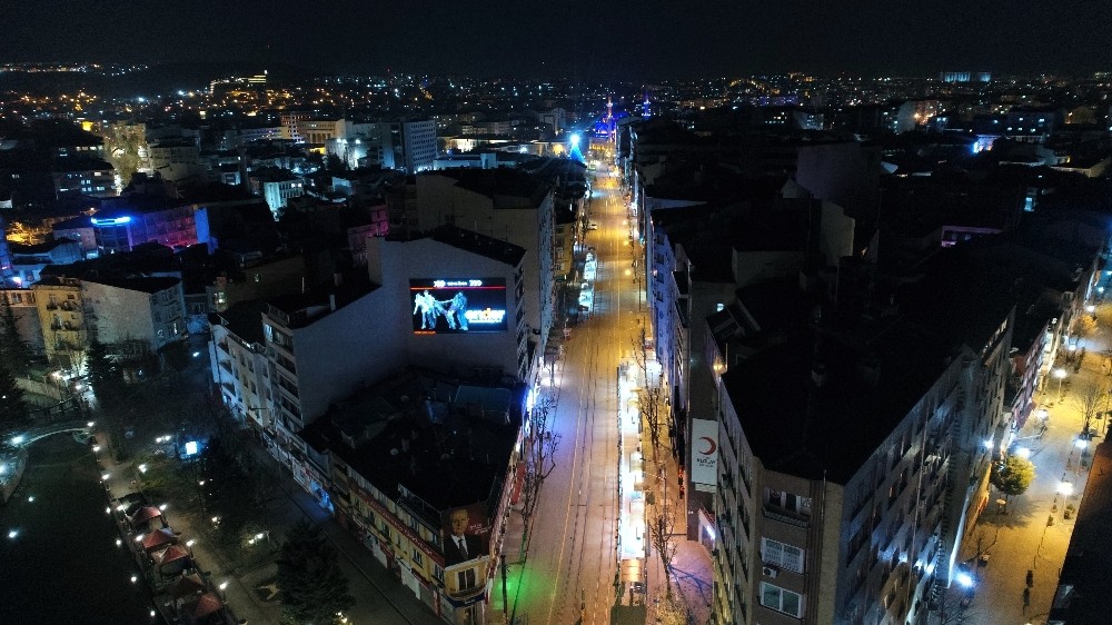 Sokağa çıkma yasağı sonrası Eskişehir sokakları havadan görüntülendi 