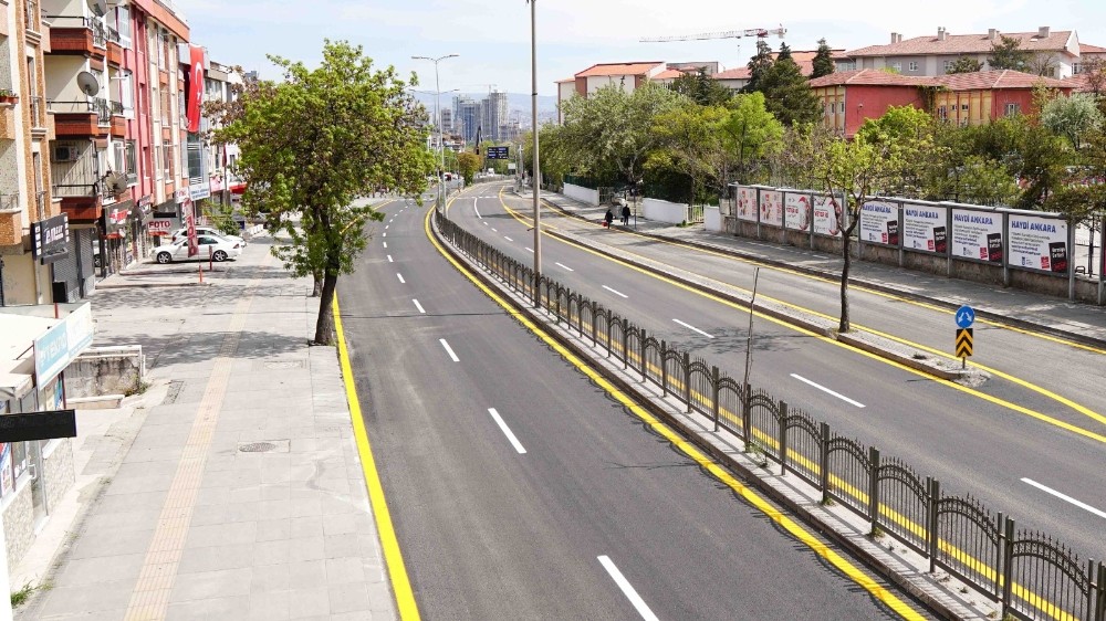 Sokağa çıkma yasağında asfalt atağı 