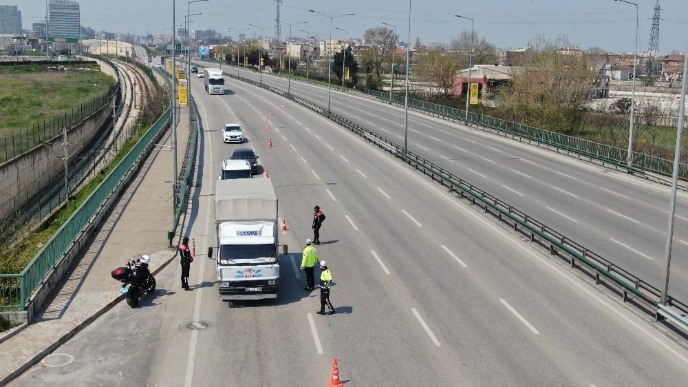 Sokağa çıkma yasağının 2. gününde de polisler kuş uçurtmadı 