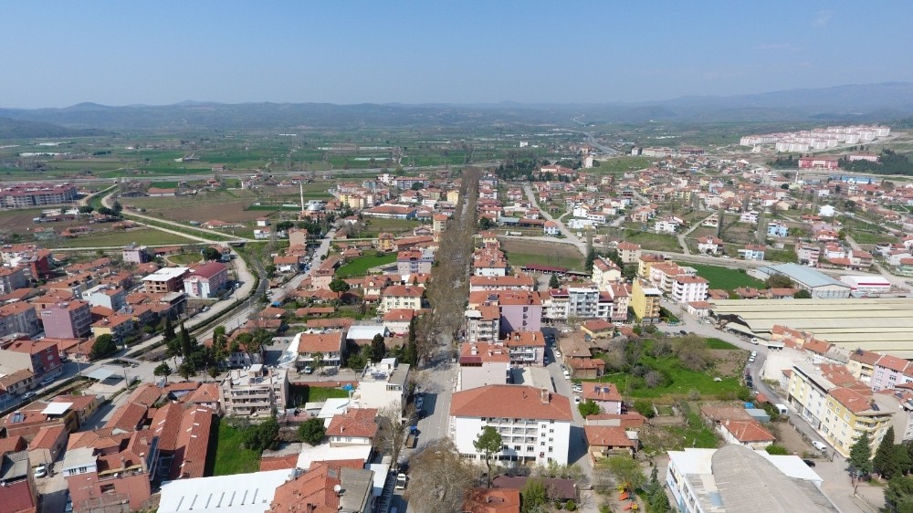Sokağa çıkma yasağının ardından Sındırgı sokakları boş kaldı 