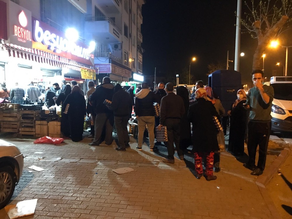 Sokağa çıkma yasağıyla Konya’da vatandaşlar sokağa döküldü 