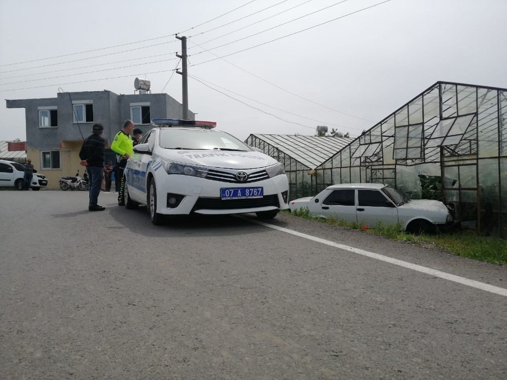 Sokağa çıkması yasak genç, polisten kaçmaya çalışırken kaza yaptı 
