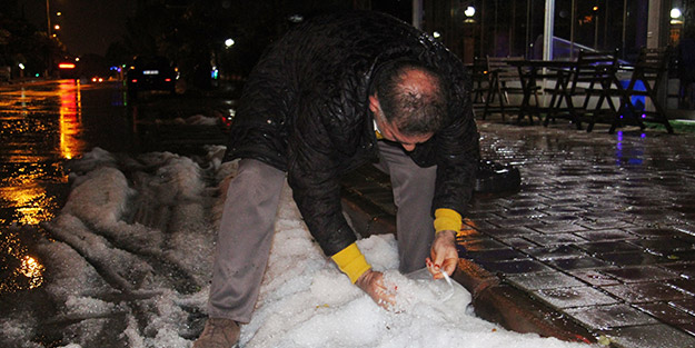 Sokağa inen hüsrana uğradı! Antalya beyaza büründü