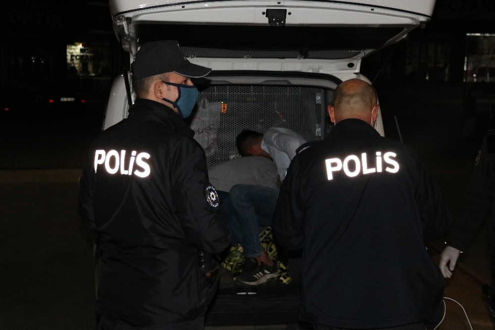 Sokağı çıkma kısıtlamasına uymayan 4 kişiye cezai işlem 