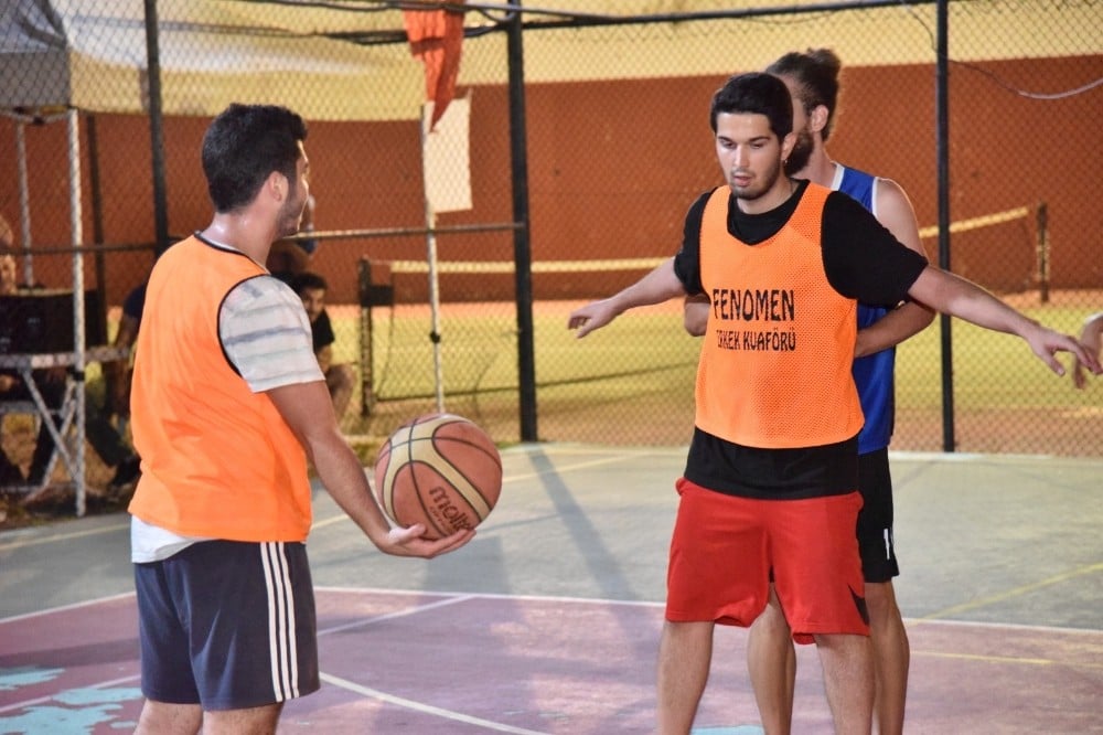 Sokak Basketbolu renkli görüntülere sahne oldu 