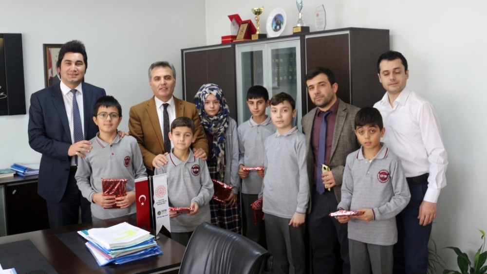 Sokak hayvanları için kodladılar 
