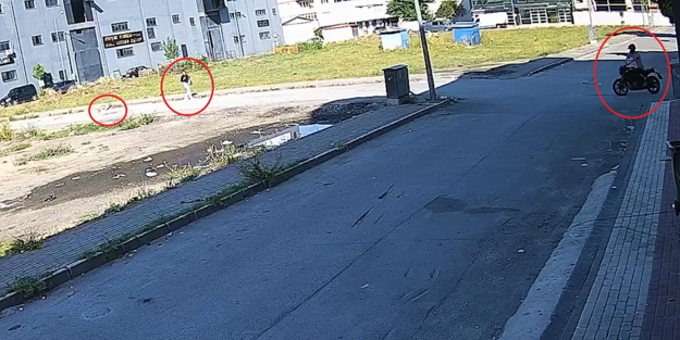 Sokak köpeğinin saldırısından kadını kurtardı... O anlar kamerada