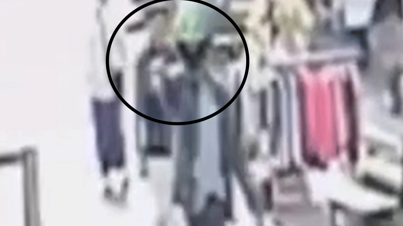 Sokak ortasında dehşet anları! Kaskla gelip kurşun yağdırdı!