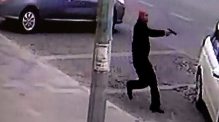 Sokak ortasında kurşun yağdırdı!