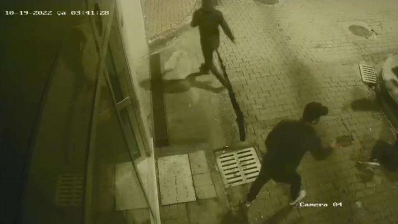 Sokak ortasında oğlu öldürülen anne feryat etti! “Daha oğlum gencecikti, gurbetteydi”