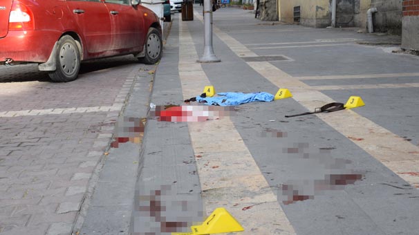 Sokak ortasında silahlı kavga