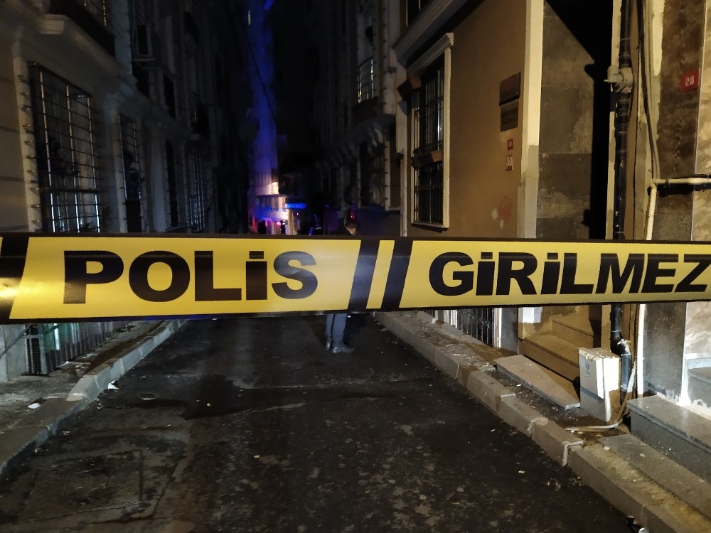 Sokak ortasındaki tartışma kanlı bitti: 2 yaralı 
