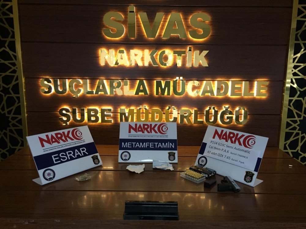 Sokak satıcıları ve kullanıcılarına operasyon;19 işlem 1 tutuklama 