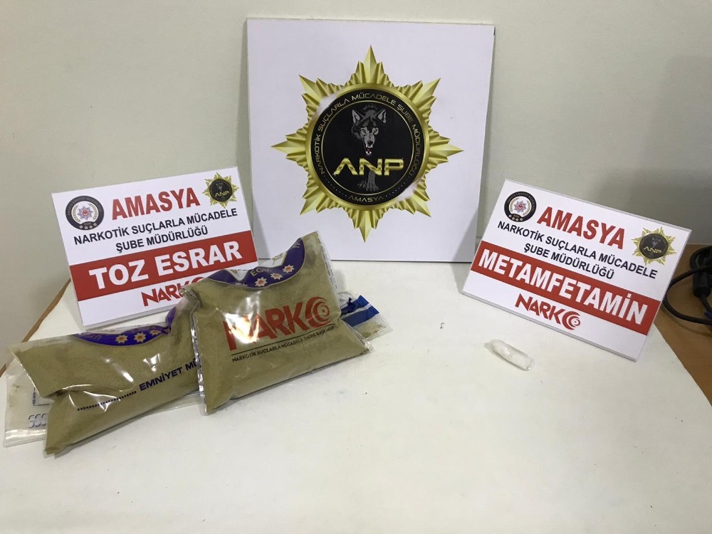 Sokak satıcılarına operasyon: 4 gözaltı 