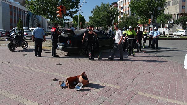 Sokak savaş alanına döndü! Çok sayıda yaralı…