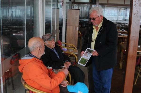 Yaşlı adam bir haftadır onu arıyor