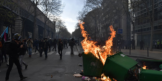 Sokaklar kaynıyor Başbakan 