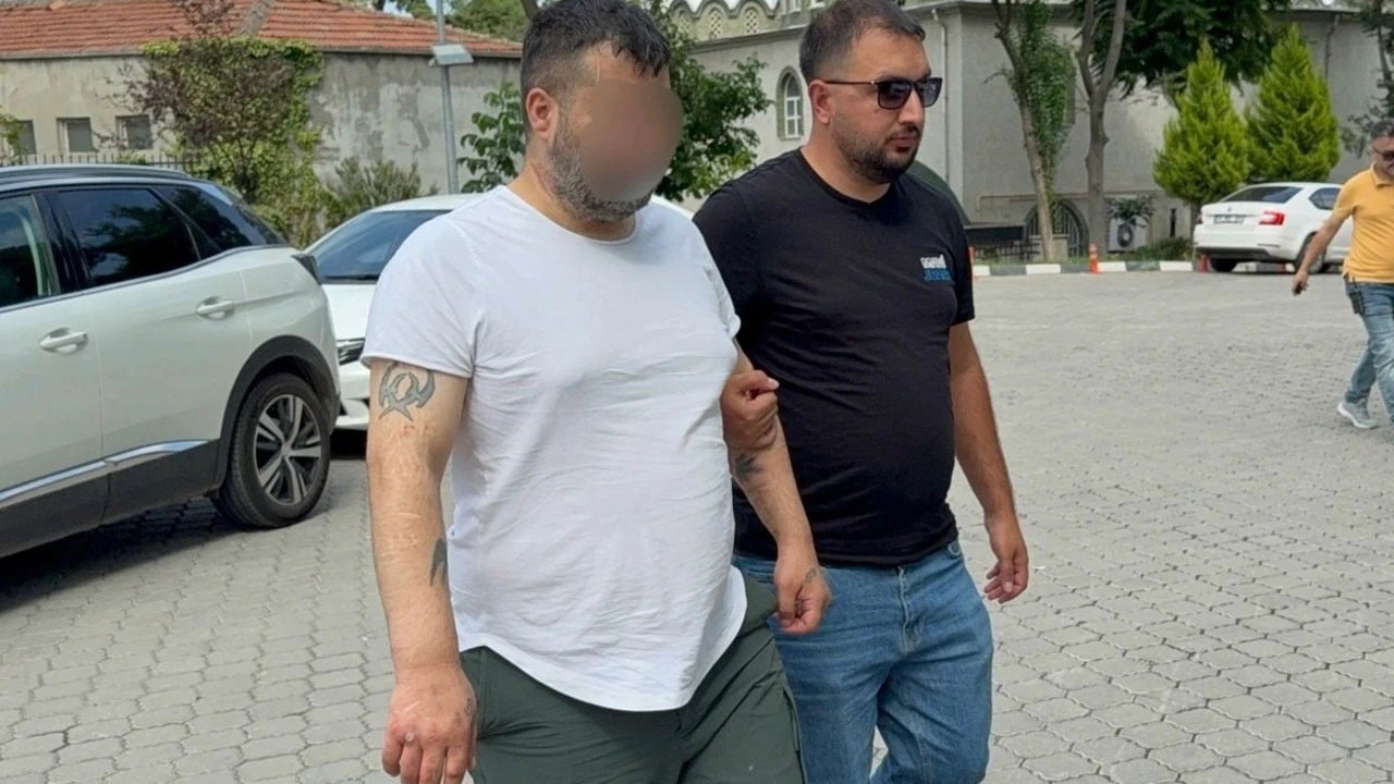 Sokaklar manyak dolu: Psikolojisi bozuk diye yoldan geçen kadını bıçakla ağır yaraladı