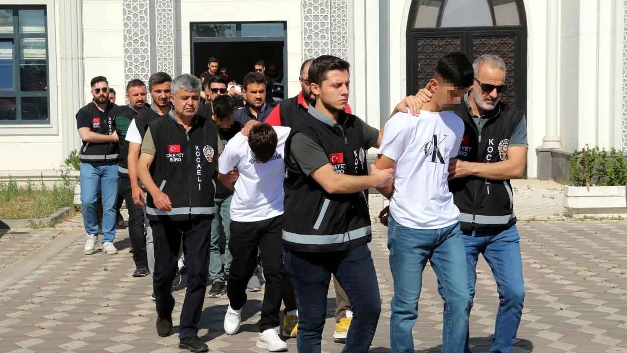 Sokaklar temizleniyor! 'Bayğaralar' çetesine balyoz indi