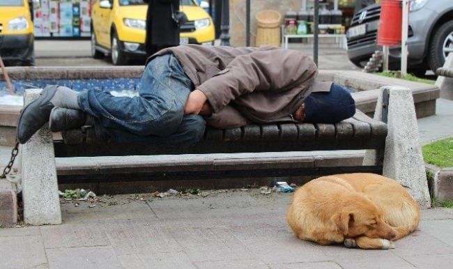 Sokaklarda yatan kimsesizlere iş fırsatı