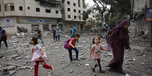 Sokaklarda yatıyorlar! Gazze'de 260 binden fazla Filistinli yerinden oldu!