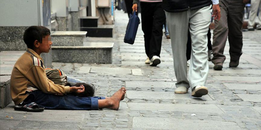 Sokaktaki 2 bin 500 çocuk eğitime kazandırıldı