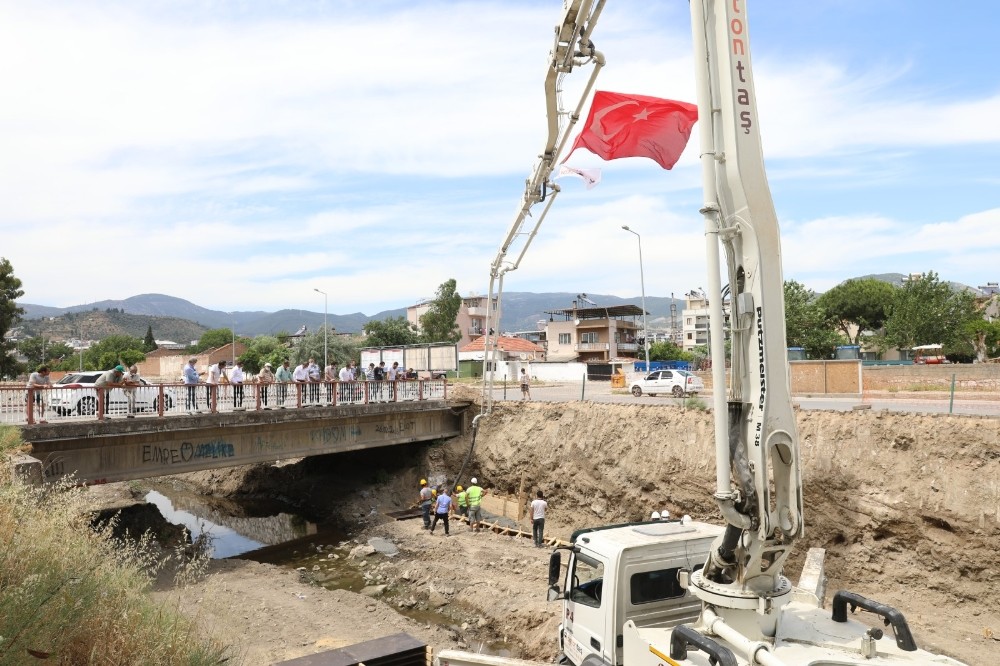 Söke Çayı Islahı’nda ilk beton atma işlemi gerçekleşti 