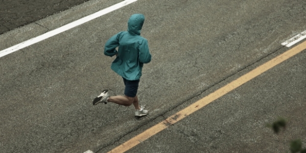 Şoke eden olay: Maskeyle koşan adamın akciğeri patladı! Kalbi ise...