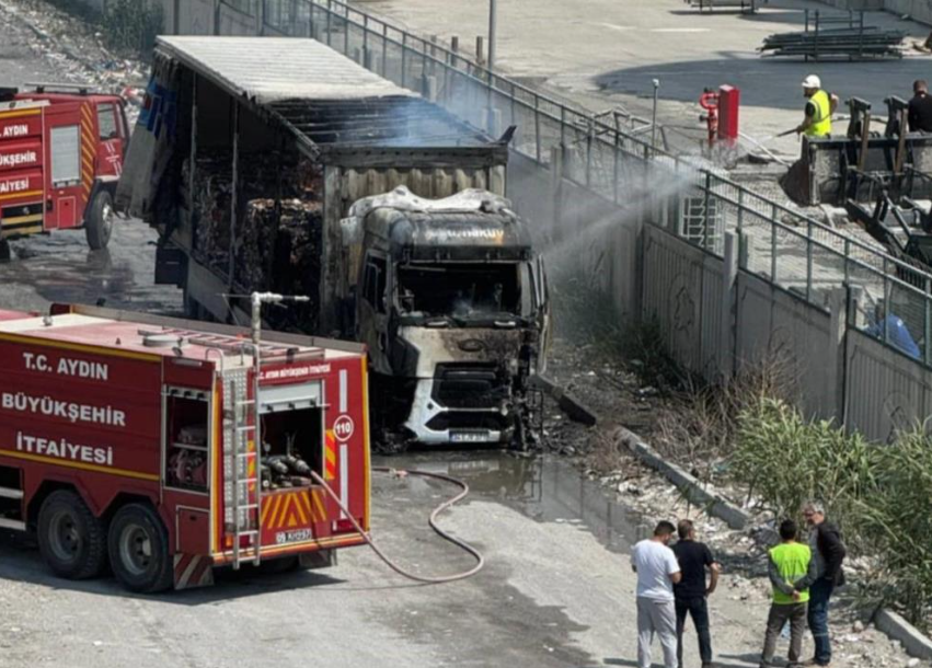 Söke'de atık kağıt getiren tırda yangın çıktı