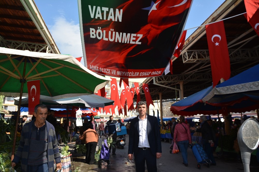 Söke’de pazar alanı Türk Bayrakları ile donatıldı 