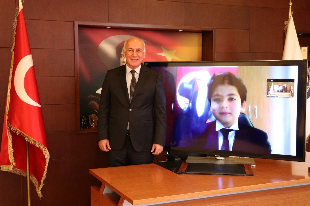Sökeli Berke, başkanlık koltuğuna online oturdu 