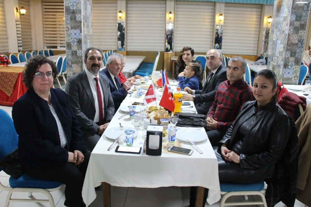 Söke’nin dört ülkeden öğretmen konuklarına Türk gecesi 