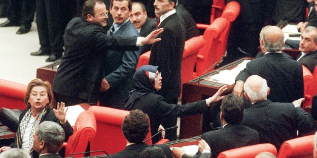 Sol kafa hiç değişmedi