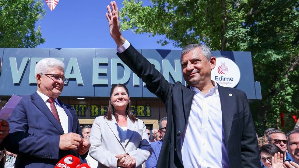 Sol zihniyetin temsilcisi Özel, yine algı peşinde! Bol keseden sallayacağı tuttu rehineleri, kuyrukları unuttu