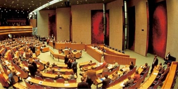 Sol, Allah’a hakaretin önünü açma çabasında