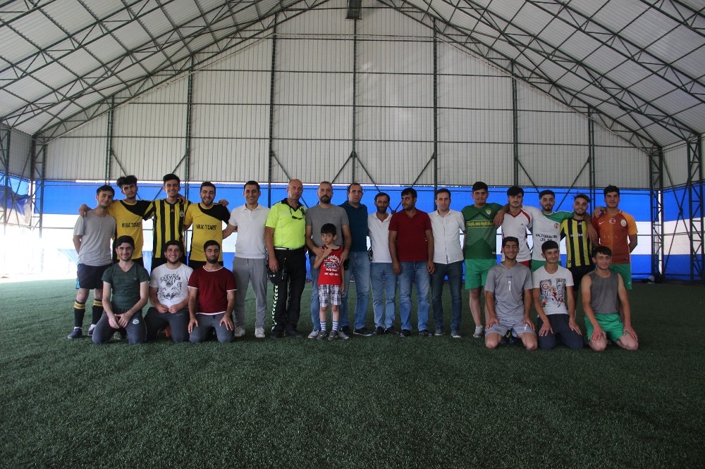 Solhan’da mahalleler arası futbol turnuvası başladı 