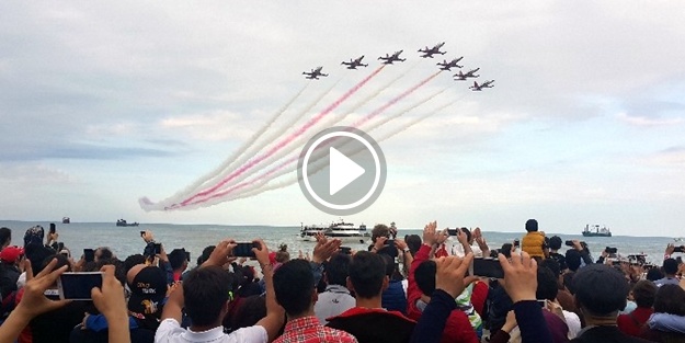 Solotürk ve Türk Yıldızları Samsun'da nefesleri kesti!