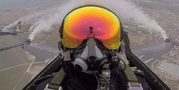 SOLOTÜRK 'yavaş uçuş' ile tarihi rekor kırdı