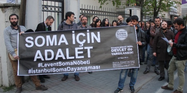 Soma duruşmasının ertelenmesini protesto ettiler