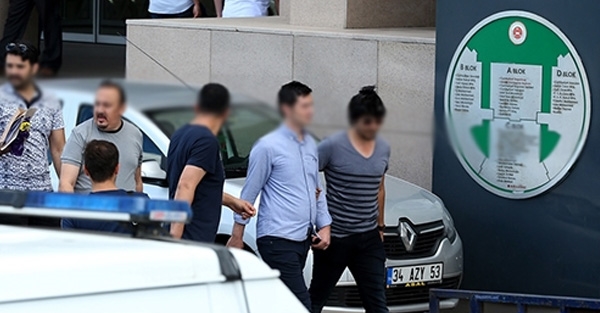 Soma'da 8 doktor gözaltına alındı