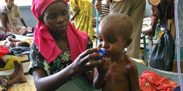 Somali'de 38 bin çocuk açlıkla pençeleşiyor