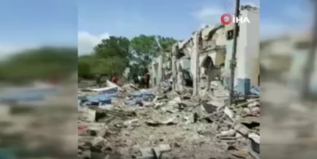 Somali’de otele bombalı saldırı: Ölüler ve yaralılar var